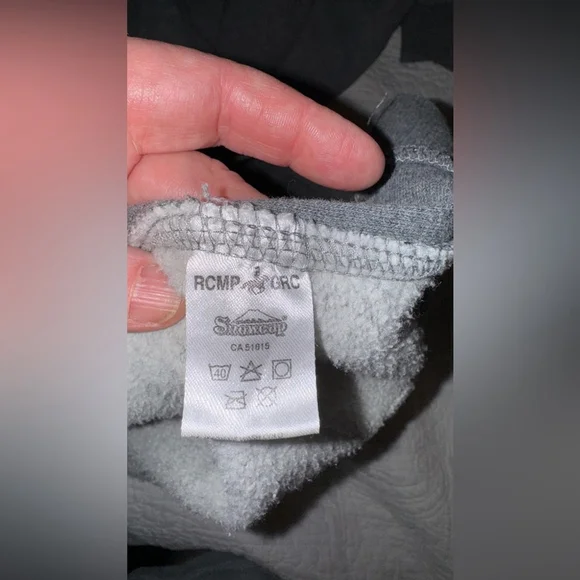 Gray RCMP GRC Canada Sweatshirt COZY - Picture 4 of 5